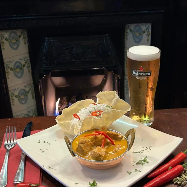 New @ Donnellys!
Curry night! 🌶️🌶️
Every Wednesday we will be serving a curry and a drink for only €20!
Different curry each week, today we are starting with a crowd pleaser from India, Butter Chicken! 
#curry #wednesdays #currynight